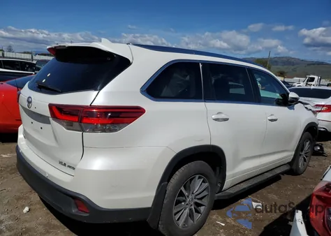 2017 Toyota Highlander Se z USA, uszkodzony, nr VIN 5TDJZRFH0HS455970